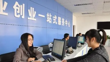 樟树市：问需于企 送策上门 面对面提供就业创业服务